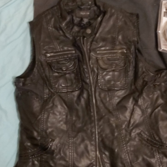 Jacket - Picture 2 of 3